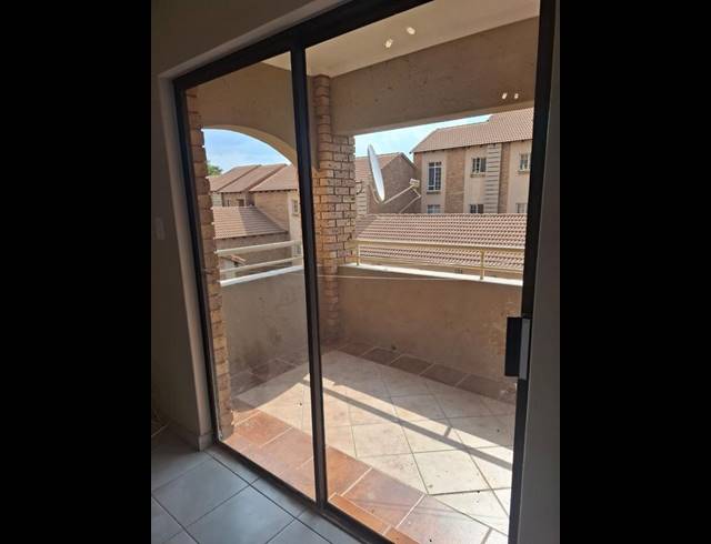 2 BEDROOM TOWNHOUSE FOR SALE IN OLYMPUS AH